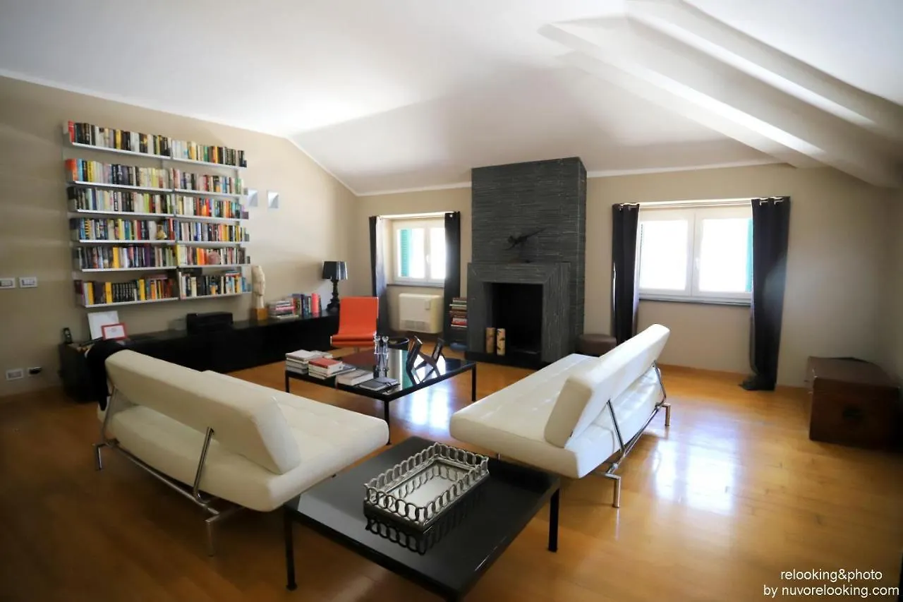 Quarto Piano Rooms Genoa 2*,
